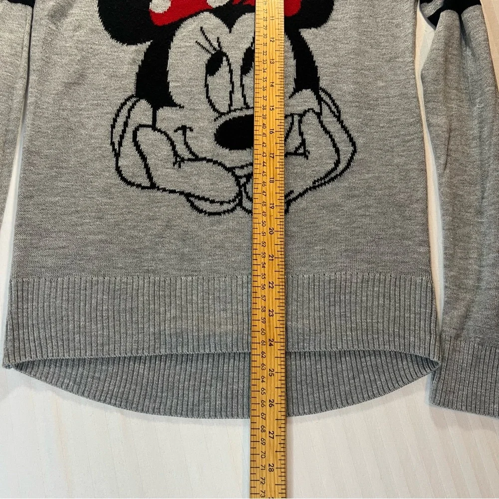 Women’s‎ Disney Minnie Mouse Sweater Size Small
